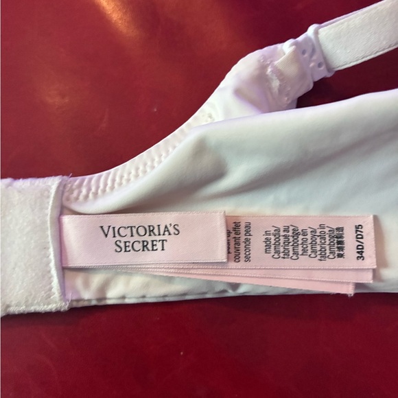 Victoria's Secret Women’s T-Shirt Full Coverage Push Up Underwire Bra, 34D - Picture 3 of 13